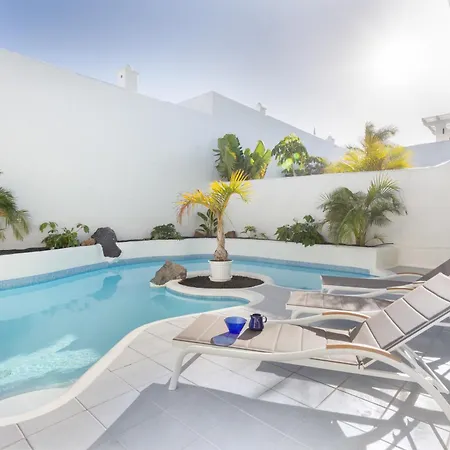Ole Bahiazul-private Jacuzzi Corralejo